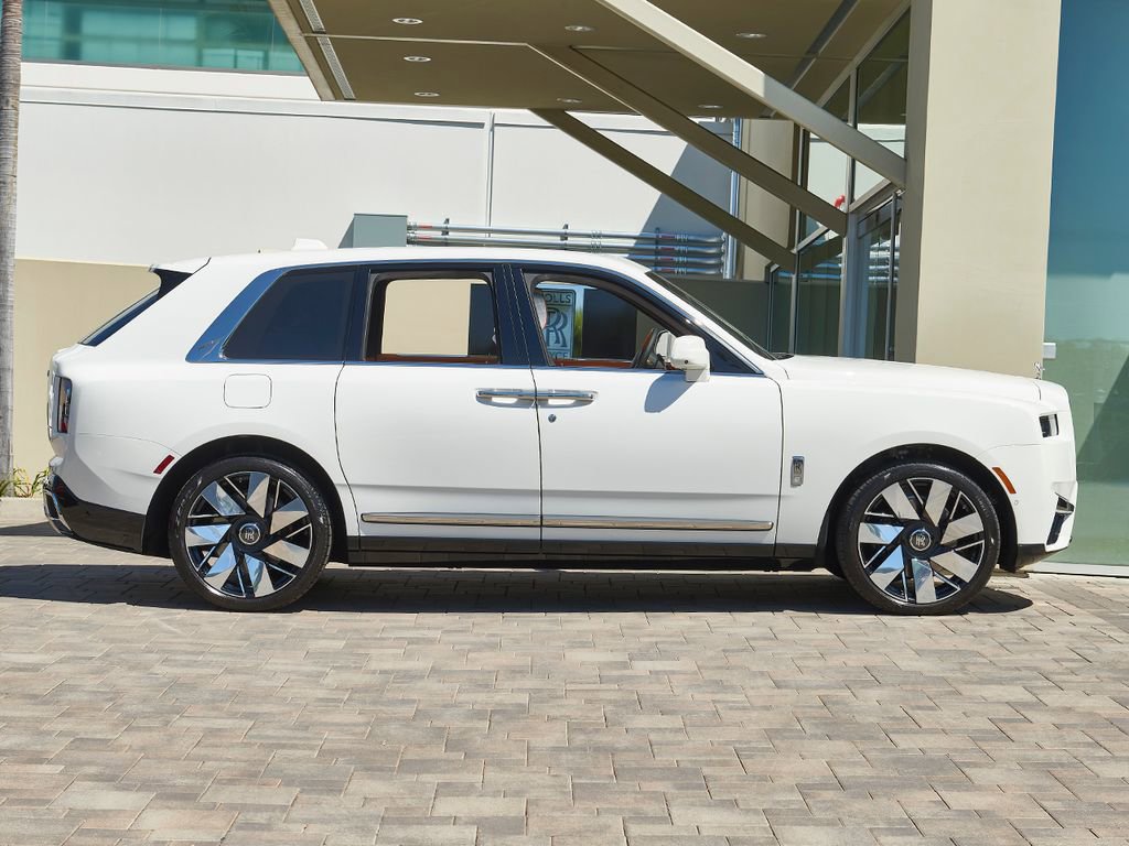 Certified 2025 Rolls-Royce Cullinan image 9