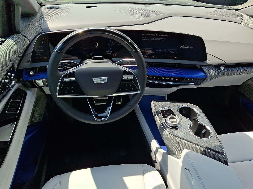 New 2027 Cadillac Optiq Luxury AWD/4WD image 7