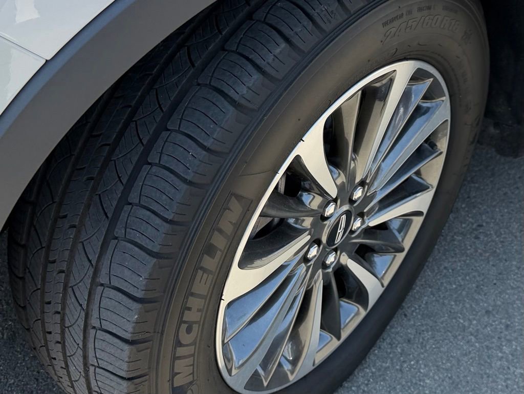 Used 2023 Lincoln Nautilus FWD image 13