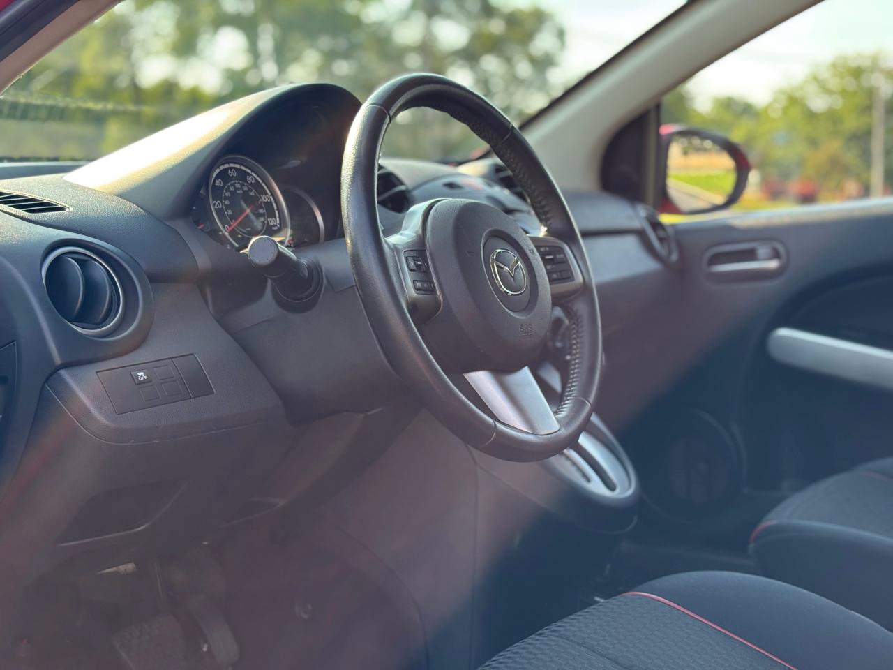 Used 2013 MAZDA MAZDA2 Touring FWD image 17