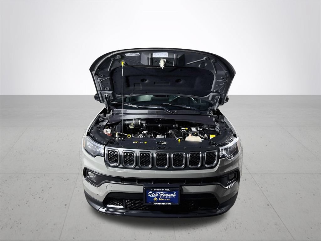 Used 2023 Jeep Compass Latitude w/ Convenience Group AWD/4WD image 21