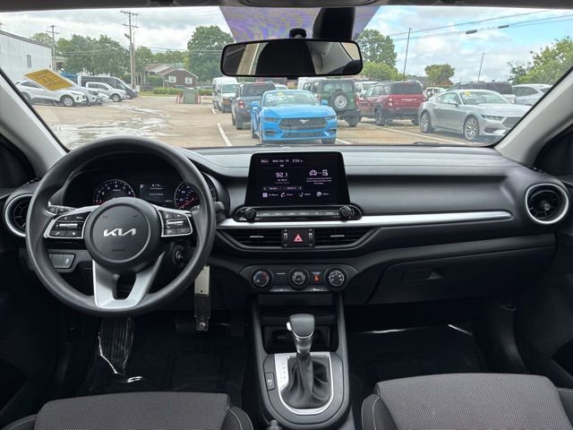Used 2024 Kia Forte LXS w/ LXS Technology Package FWD image 20