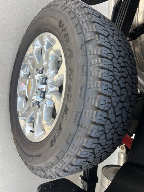 Used 2025 Chevrolet Silverado 2500 LTZ w/ LTZ Plus Package AWD/4WD image 11