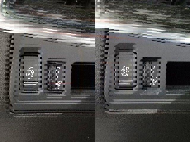 Certified 2022 Cadillac XT5 Premium Luxury image 28