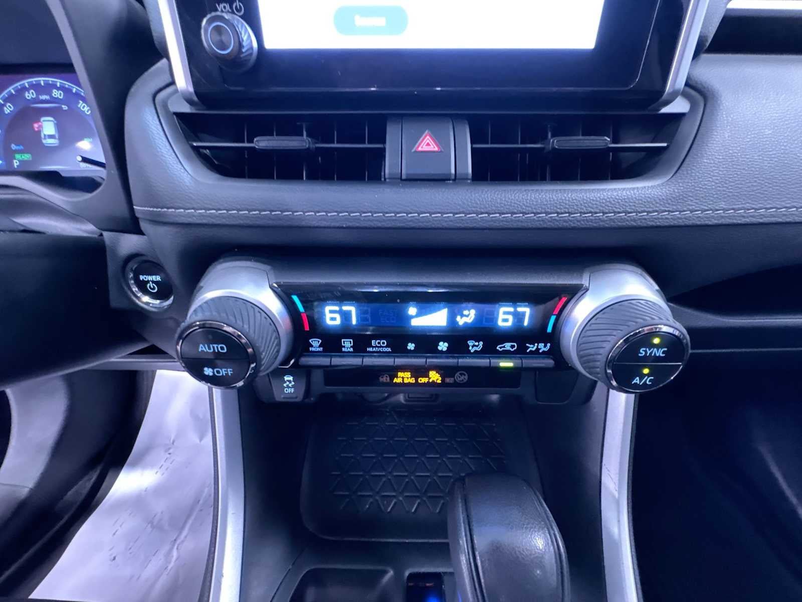 Used 2024 Toyota RAV4 XLE AWD/4WD image 27