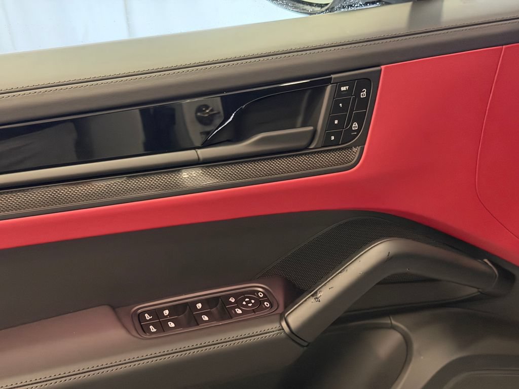 Certified 2025 Porsche Cayenne GTS AWD/4WD image 14