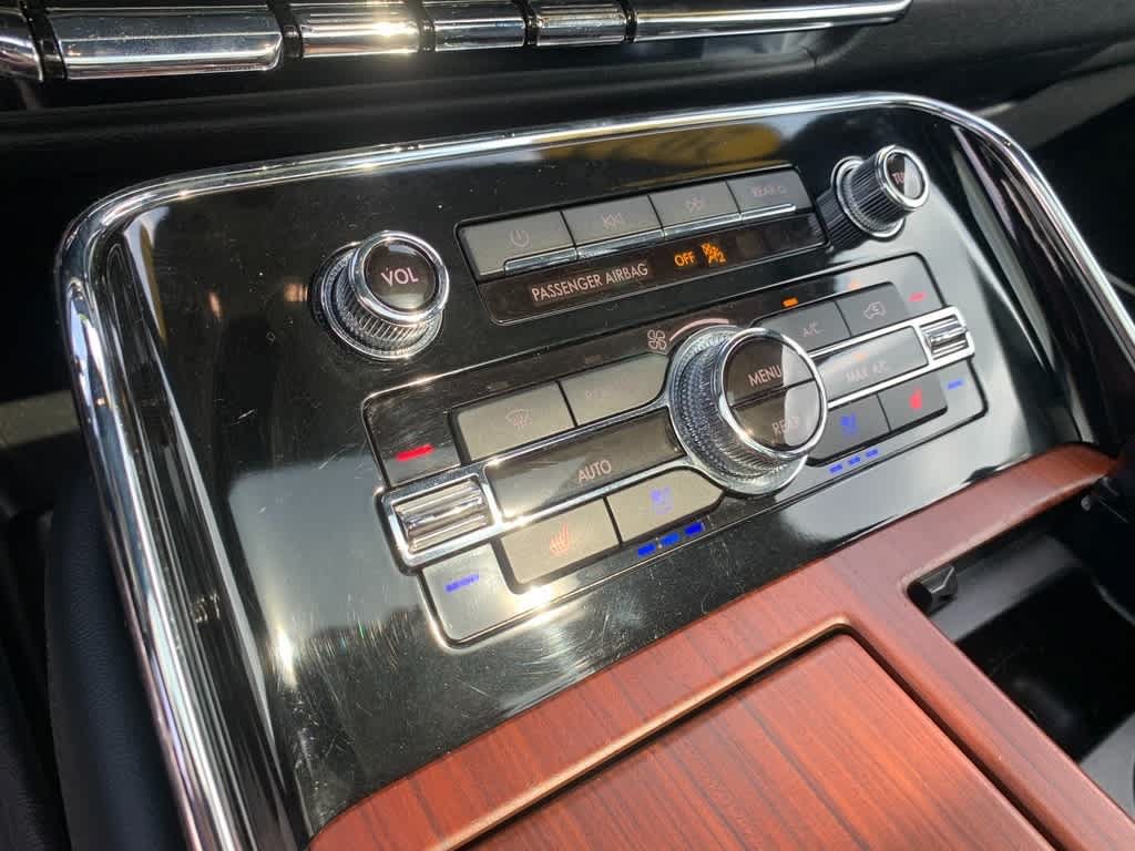 Used 2022 Lincoln Navigator Reserve AWD/4WD image 12
