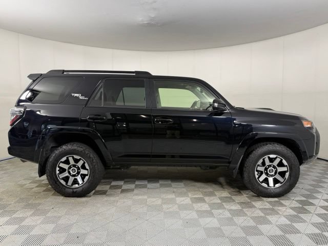 Used 2022 Toyota 4Runner TRD Off-Road AWD/4WD image 5