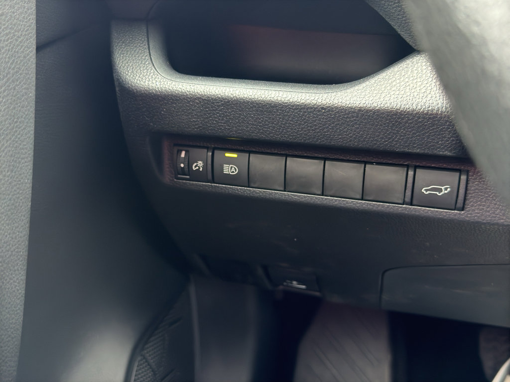 Certified 2025 Toyota RAV4 XLE w/ Convenience Package image 28