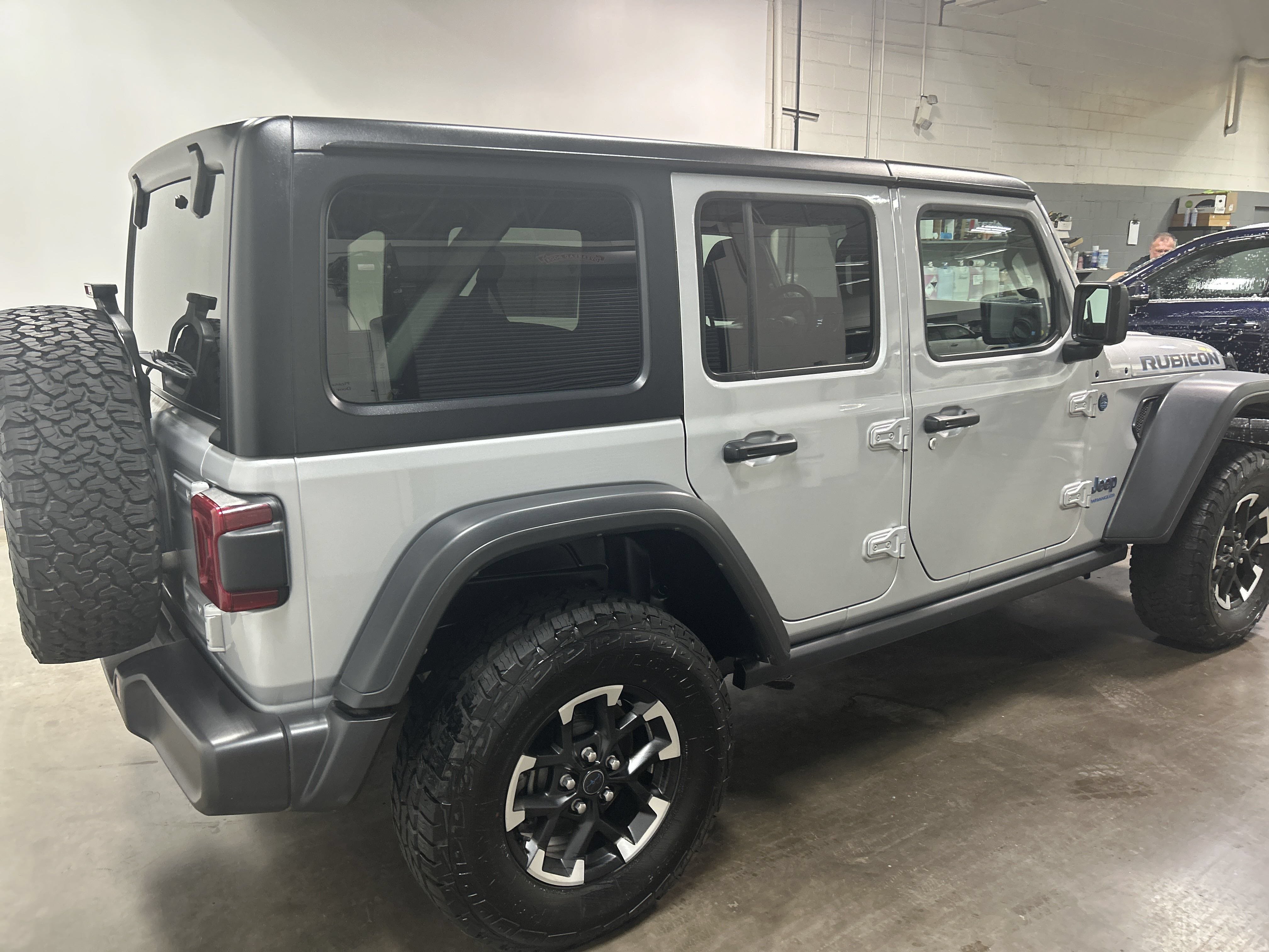 Used 2024 Jeep Wrangler Unlimited Rubicon 4xe AWD/4WD video 3