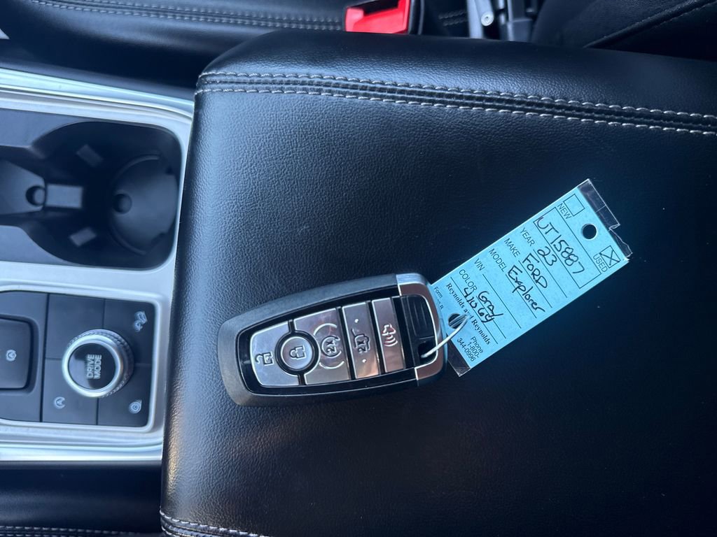 Used 2023 Ford Explorer XLT w/ Equipment Group 202A AWD/4WD image 36