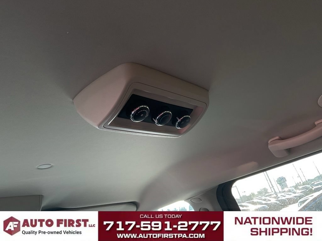Used 2017 Dodge Grand Caravan SE FWD image 18