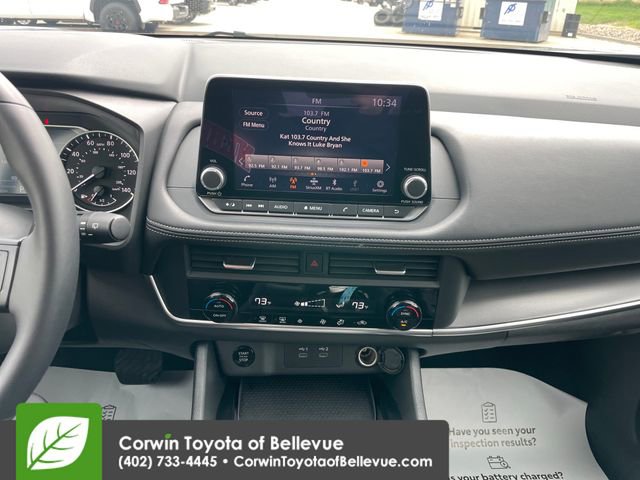 Used 2025 Nissan Rogue SV image 11