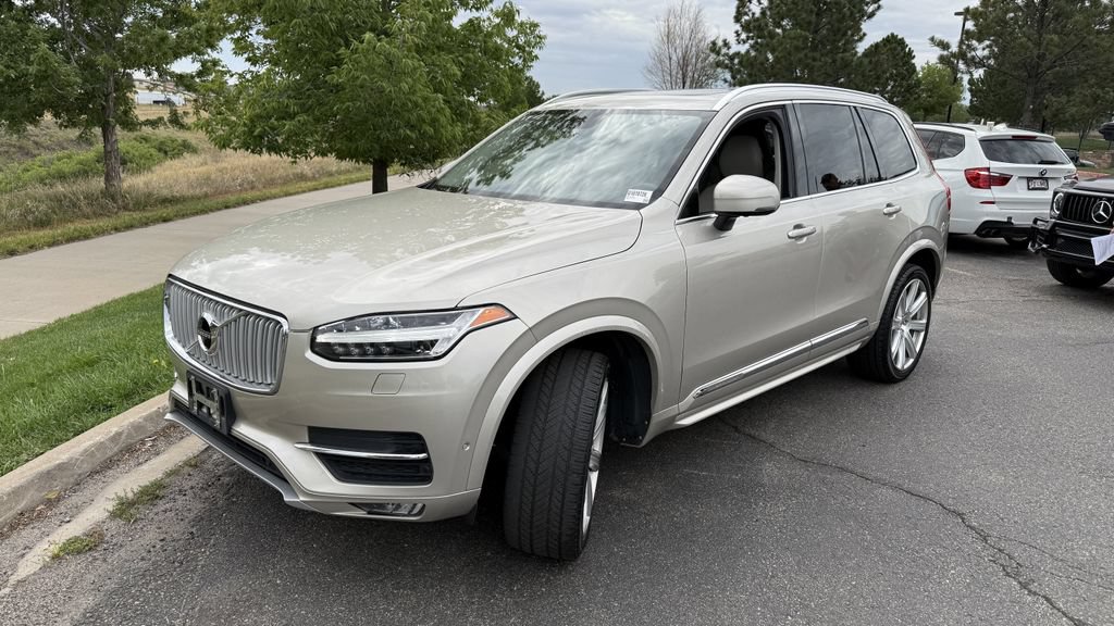 Used 2016 Volvo XC90 T6 Inscription w/ Vision Package AWD/4WD image 2