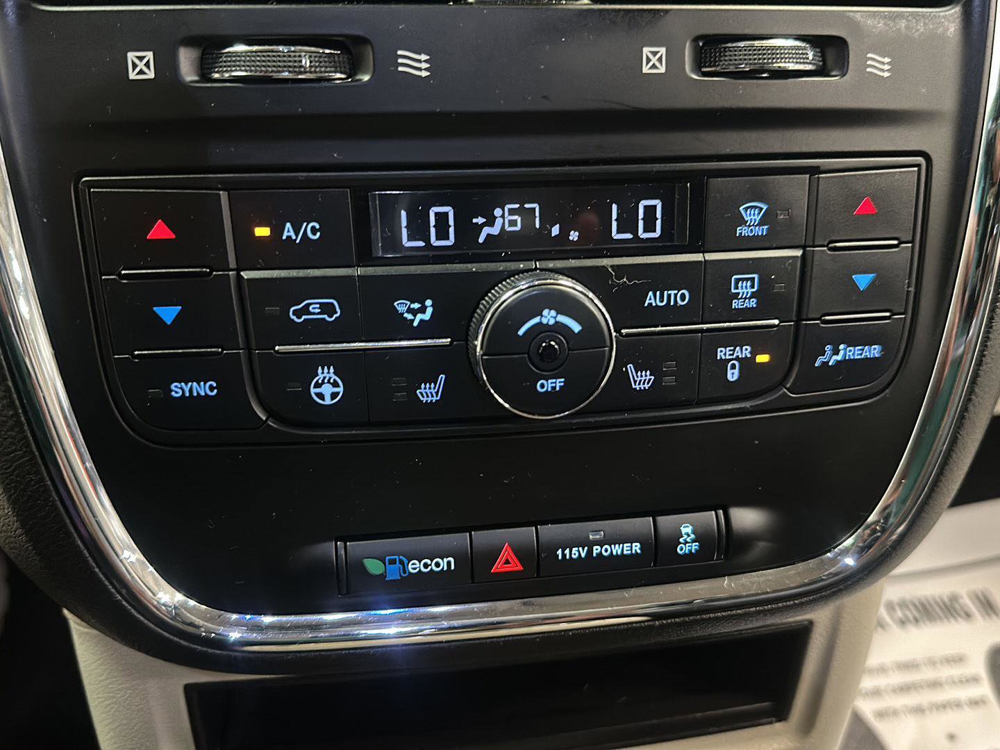 Used 2014 Chrysler Town & Country Touring-L w/ Driver Convenience Group image 23