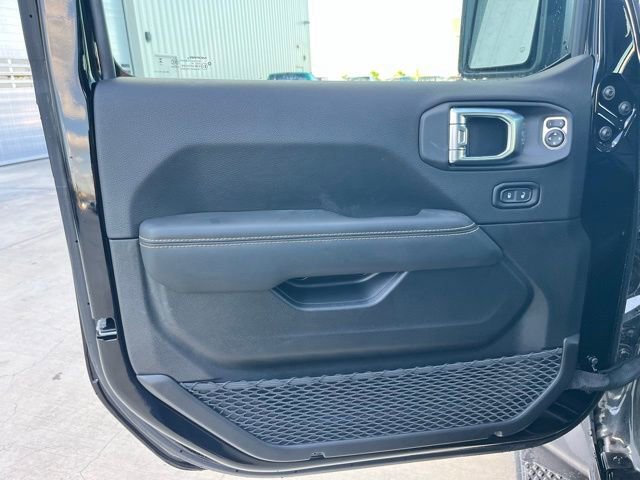 New 2025 Jeep Gladiator High Tide image 16