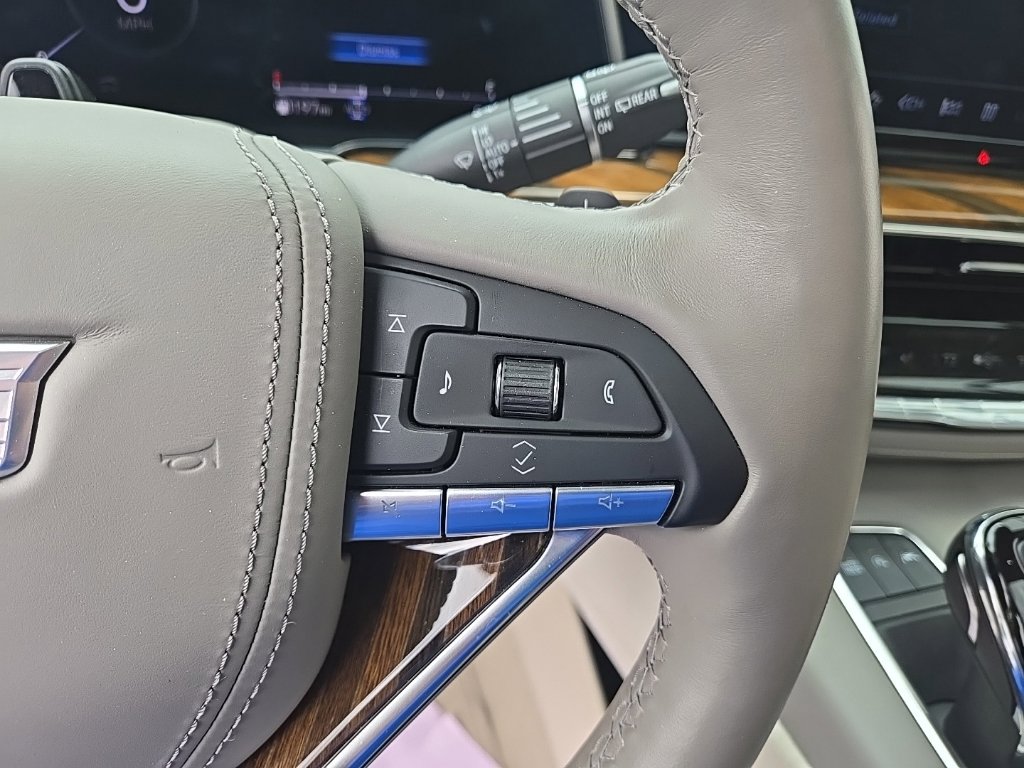 Certified 2024 Cadillac Escalade Sport Platinum w/ LPO, Floor Liner Package AWD/4WD image 24