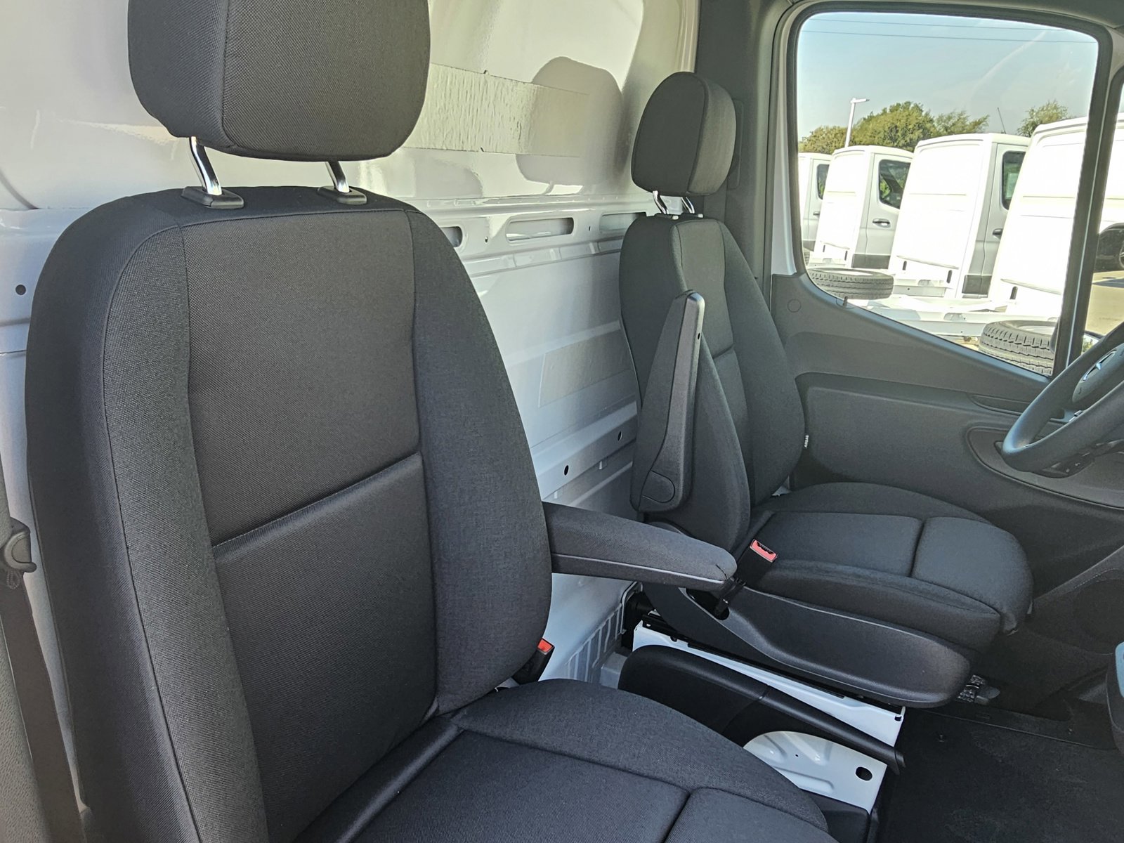 New 2024 Mercedes-Benz Sprinter 4500 image 4