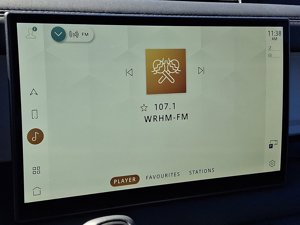 Used 2025 Land Rover Defender 110 S image 18