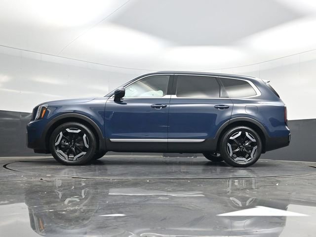 Used 2023 Kia Telluride EX image 59