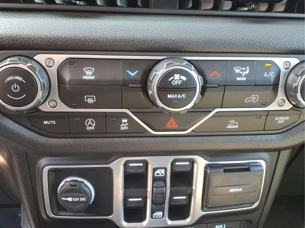 Used 2025 Jeep Gladiator Sport AWD/4WD image 24