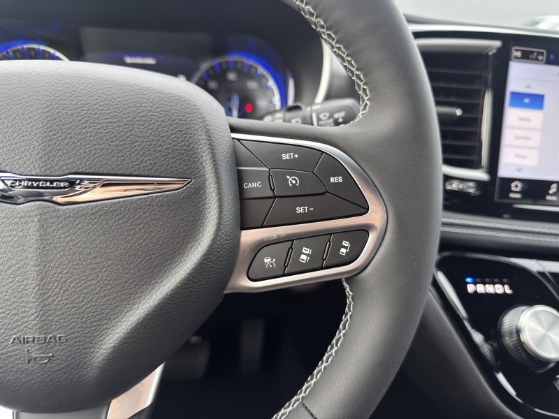 New 2026 Chrysler Pacifica Select image 27
