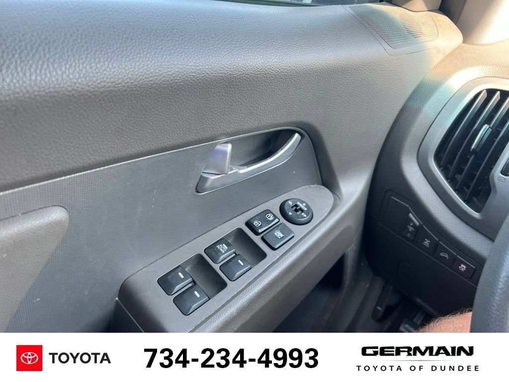 Used 2012 Kia Sportage LX AWD/4WD image 18