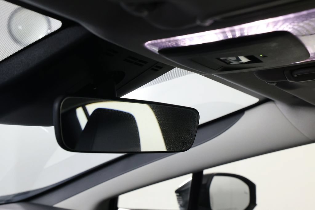 Used 2025 Toyota Prius LE FWD image 26