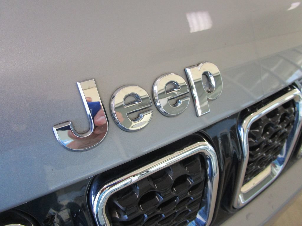 Used 2023 Jeep Compass Limited AWD/4WD image 28
