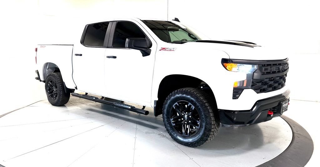 Used 2025 Chevrolet Silverado 1500 Custom Trail Boss AWD/4WD image 1