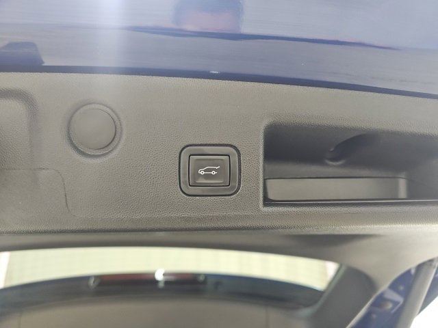 Used 2023 Chevrolet Equinox RS w/ LPO, Floor Liner Package image 11