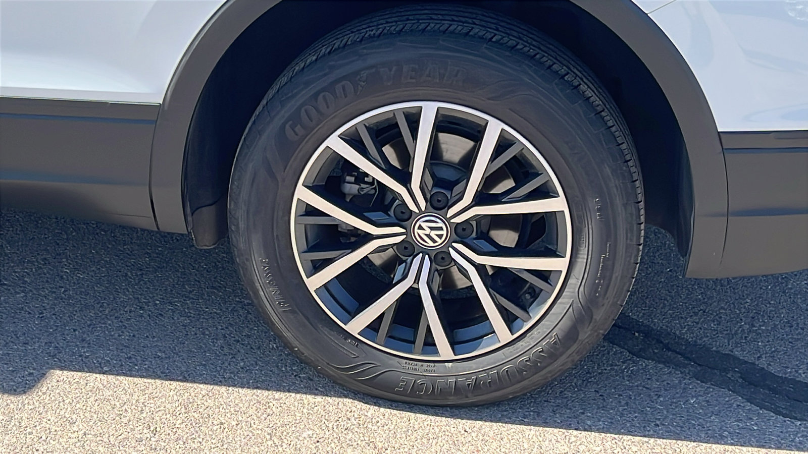 Used 2021 Volkswagen Tiguan S image 5