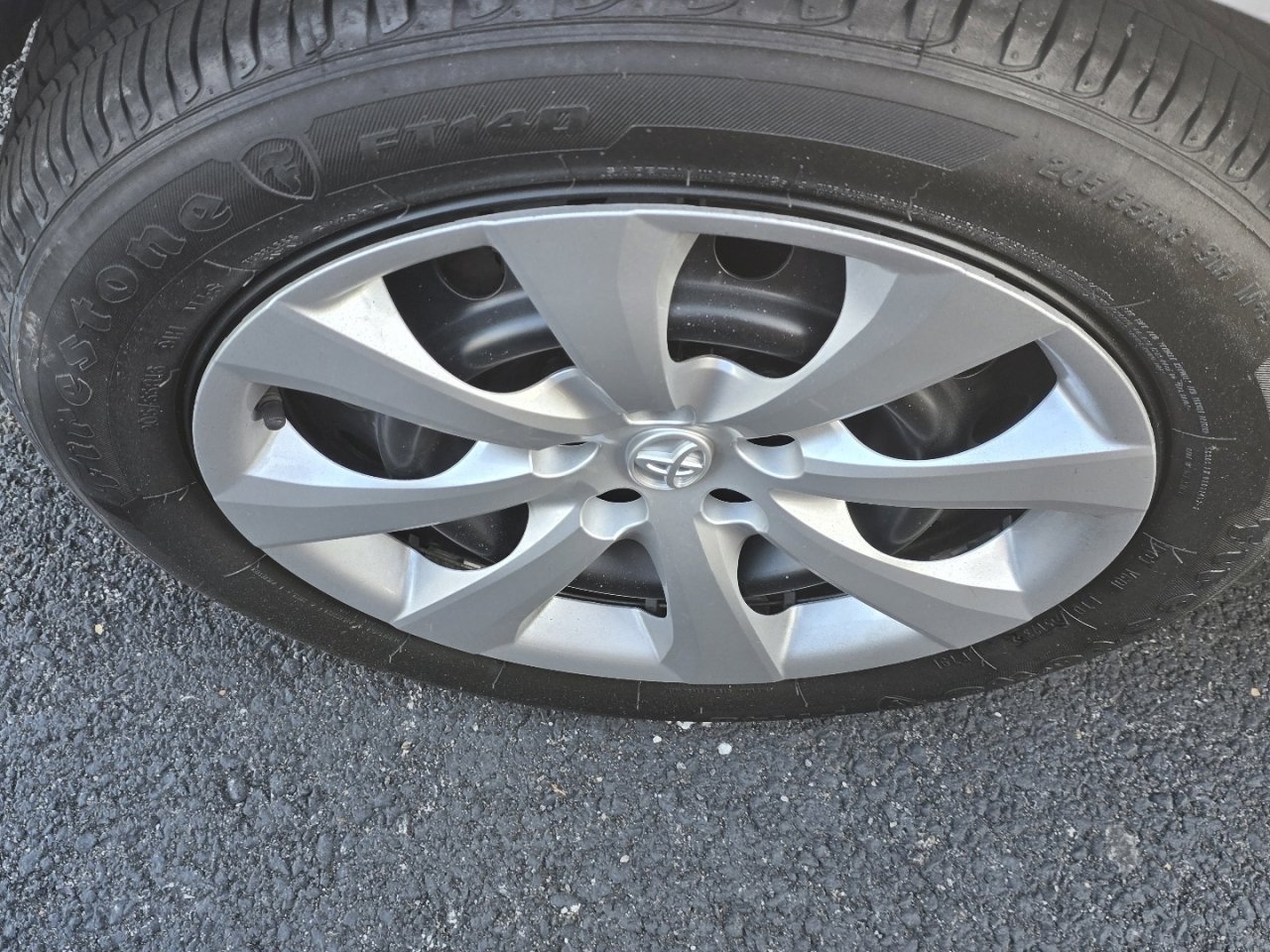 Used 2024 Toyota Corolla LE image 9