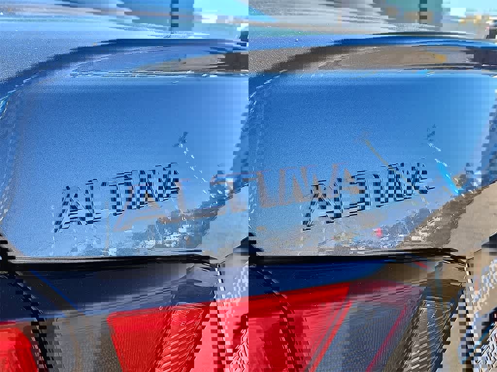 Used 2024 Nissan Altima 2.5 SV image 25