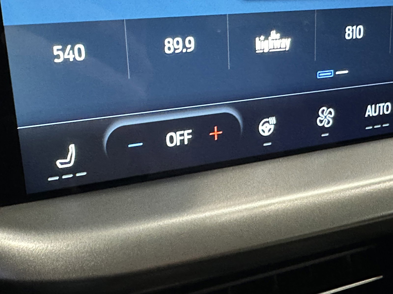 Used 2024 Ford Escape SE image 30