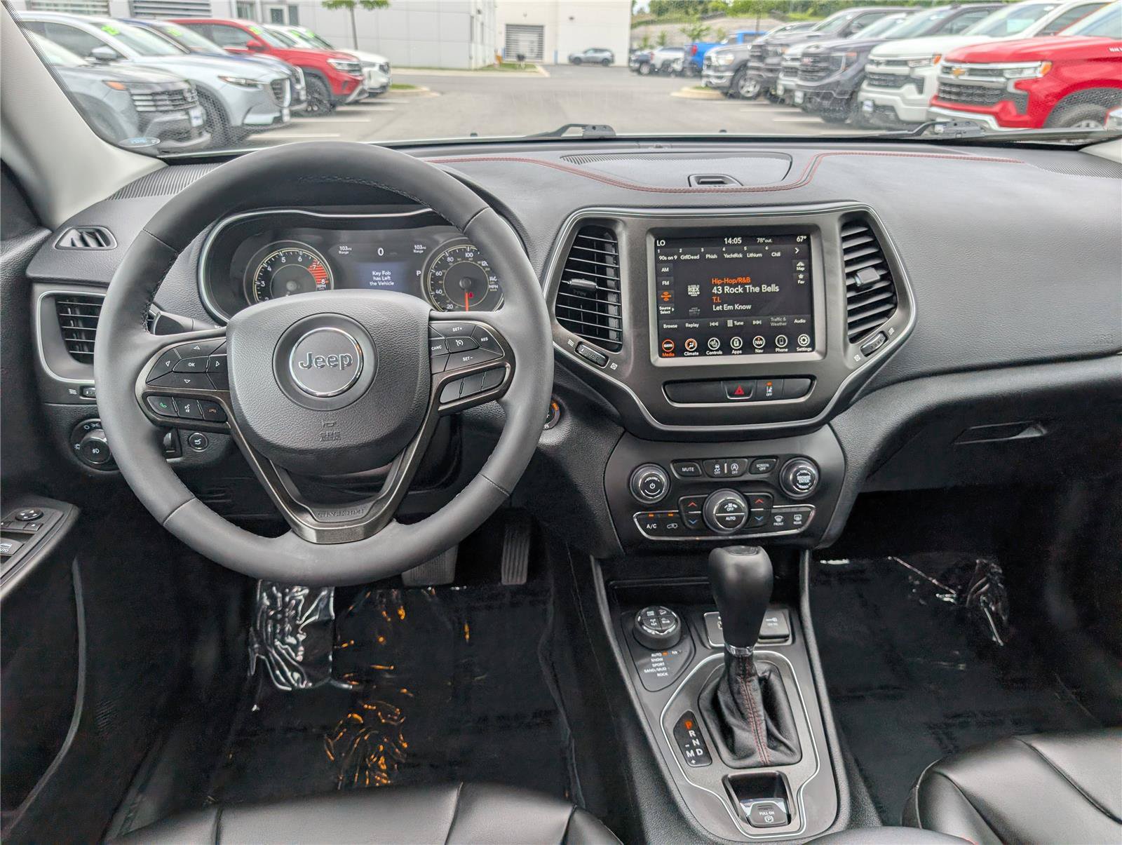 Used 2022 Jeep Cherokee Trailhawk w/ Sound & Nav Group AWD/4WD image 18