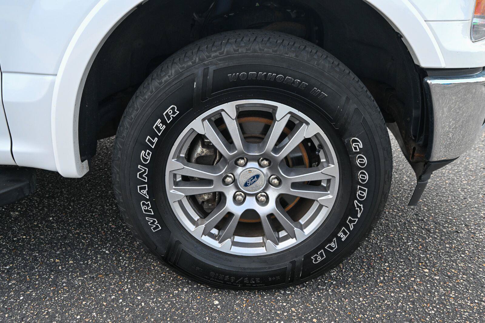 Used 2019 Ford F150 Lariat w/ Trailer Tow Package AWD/4WD image 15