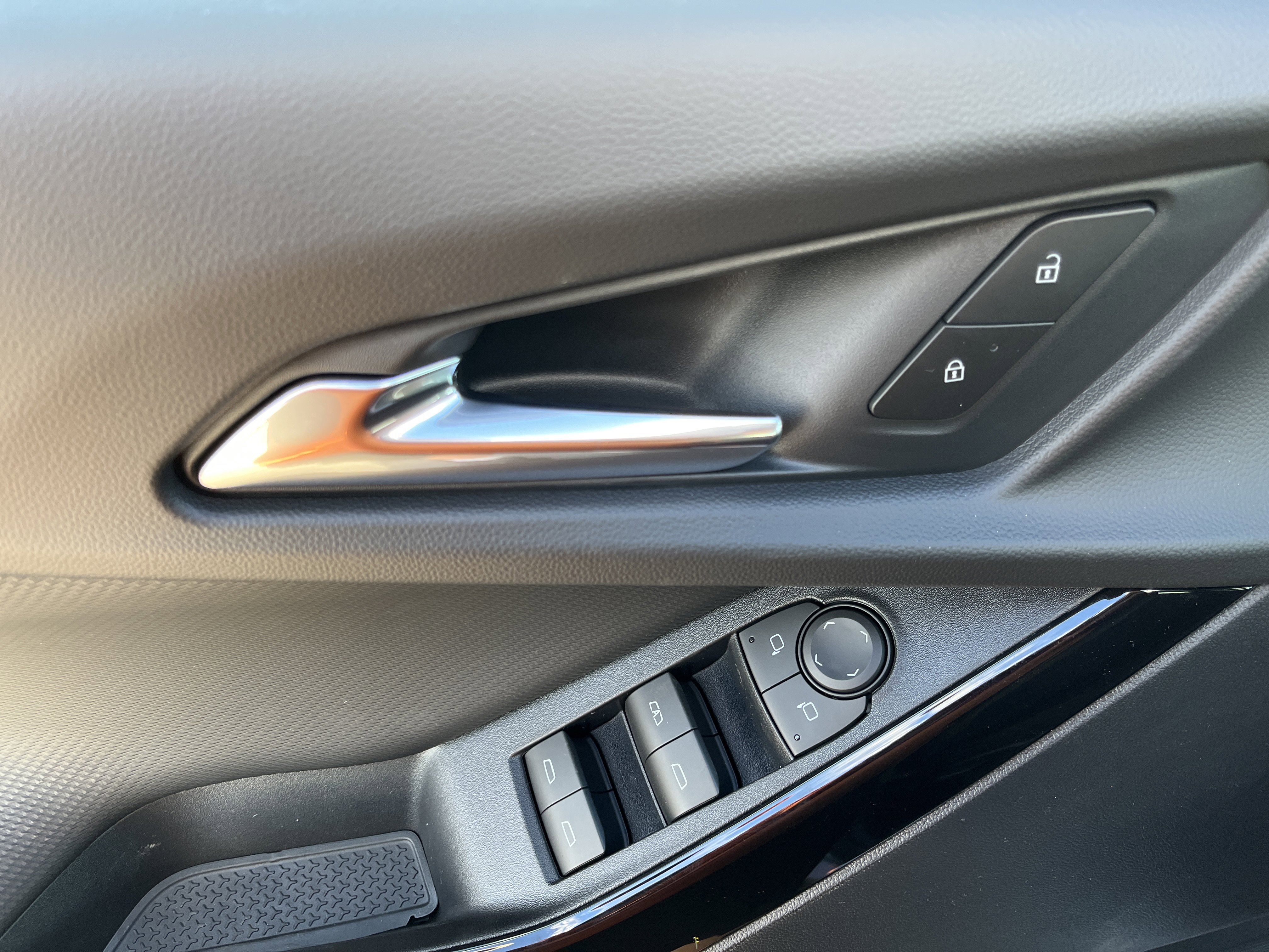 New 2026 Chevrolet Equinox LT image 36