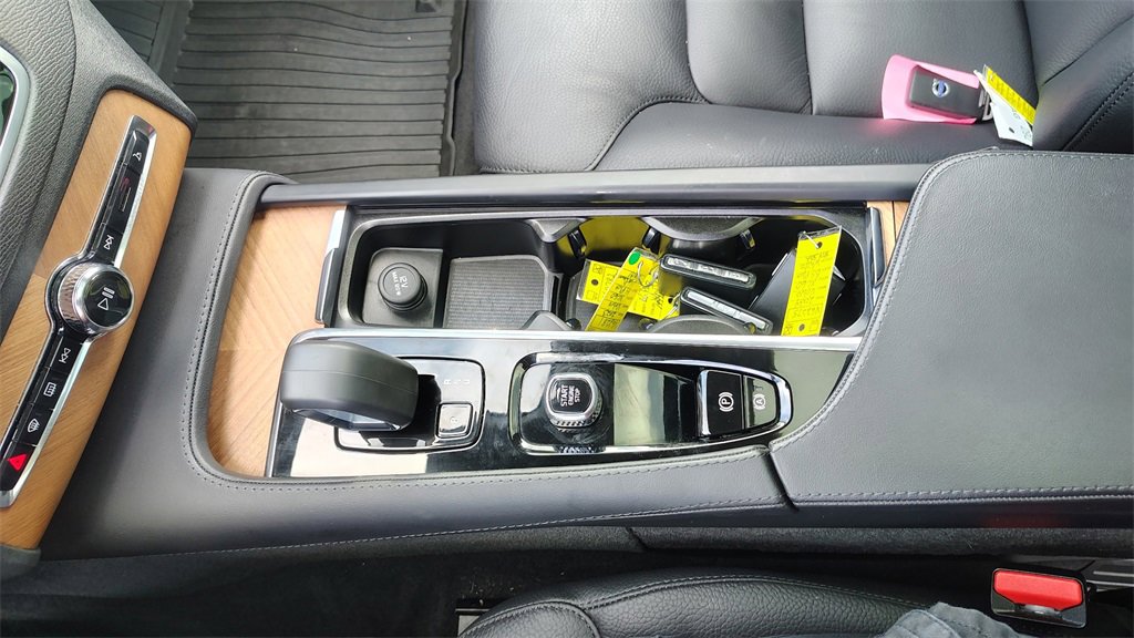 Certified 2024 Volvo XC90 B6 Plus w/ Protection Package Premier image 22