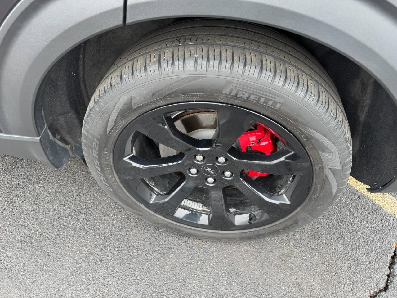 Used 2022 Ford Explorer ST w/ Equipment Group 401A image 6