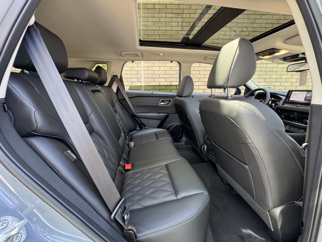 New 2026 Nissan Rogue Platinum w/ Platinum Premium Package AWD/4WD image 9