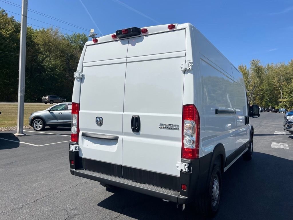 Used 2025 RAM ProMaster 2500 w/ Convenience Group image 4