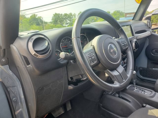 Used 2015 Jeep Wrangler Sport AWD/4WD image 12