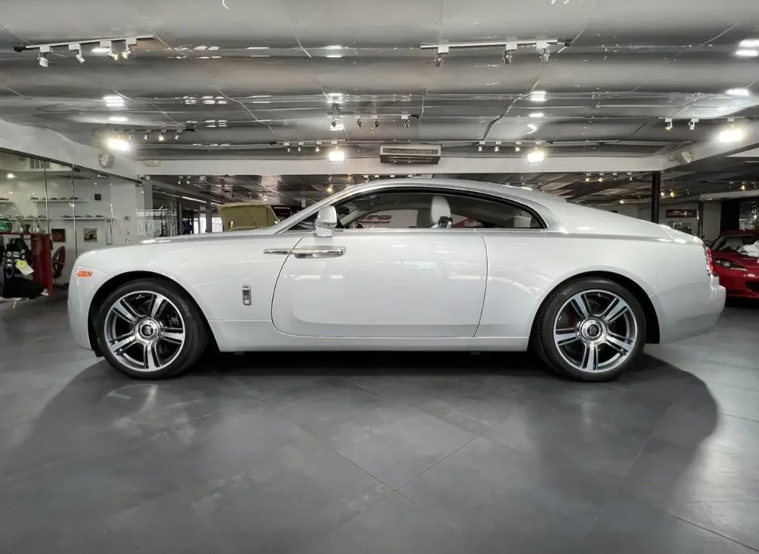Used 2014 Rolls-Royce Wraith image 6