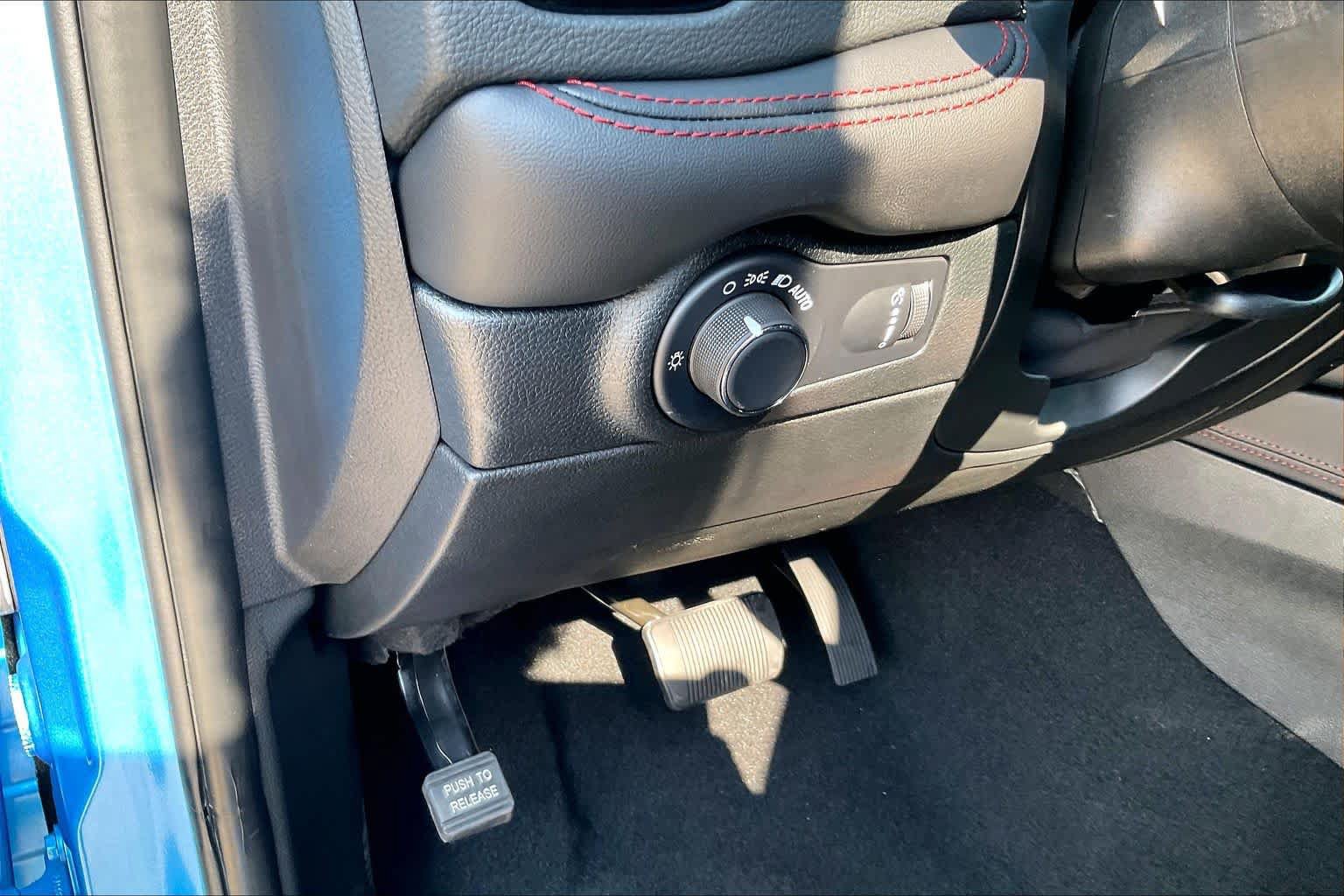 New 2026 Dodge Durango GT w/ Blacktop Package AWD/4WD image 17