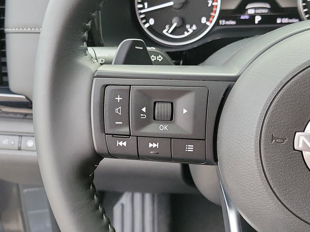 New 2025 Nissan Pathfinder SV image 29