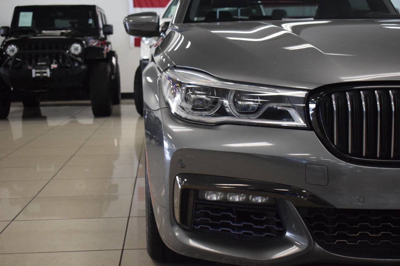 Used 2018 BMW 750i image 8