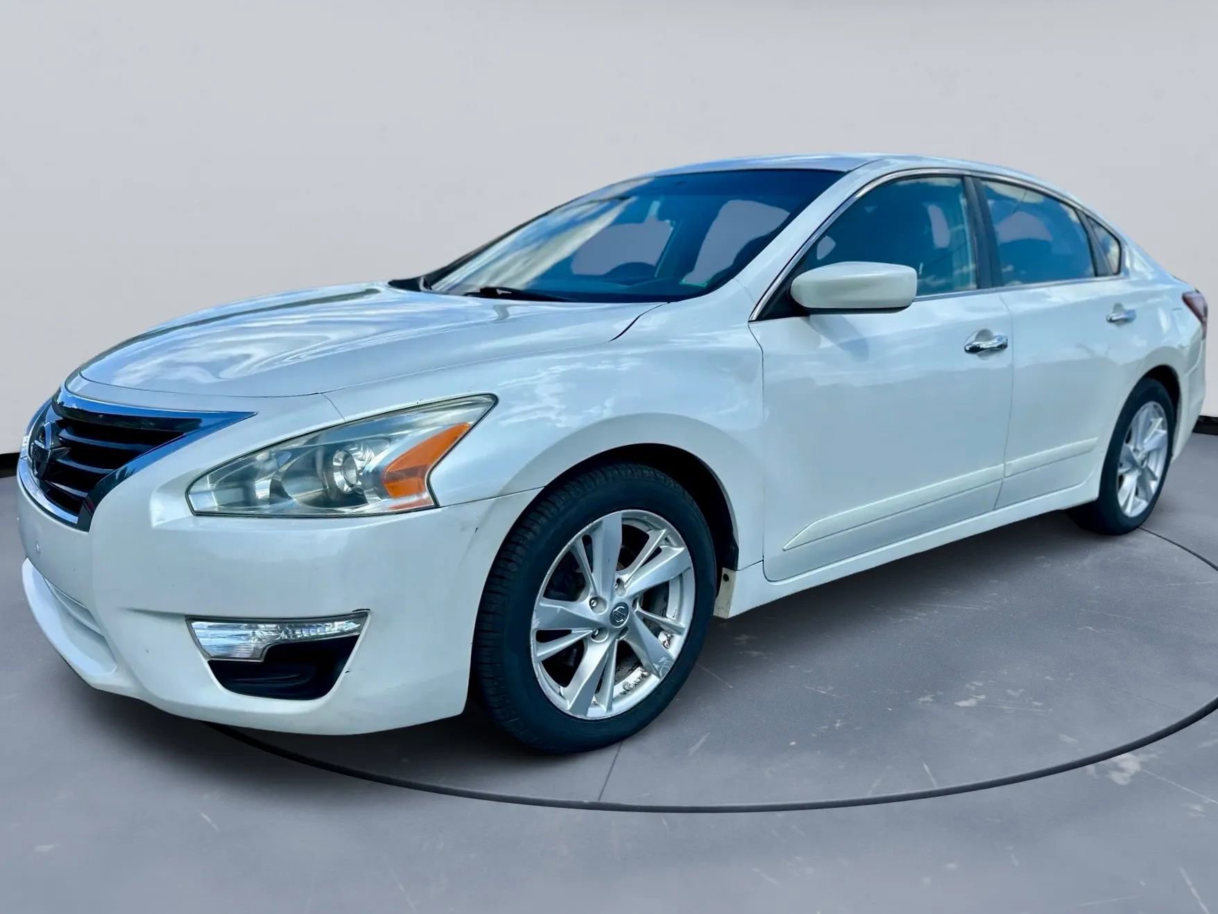 Used 2013 Nissan Altima 2.5 SV FWD image 2