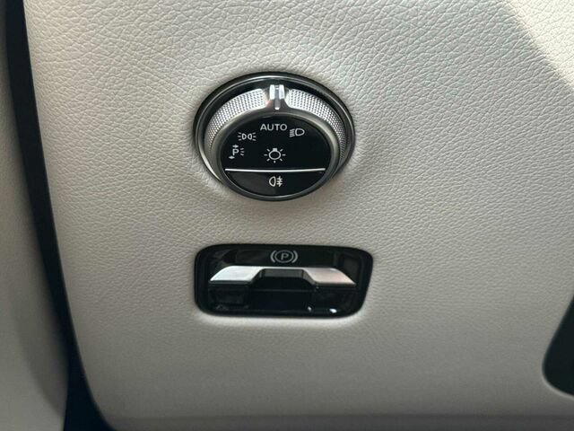 Used 2026 Mercedes-Benz GLC 300 image 31