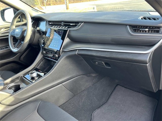 Used 2024 Jeep Grand Cherokee L Laredo w/ Luxury Tech Group I image 25